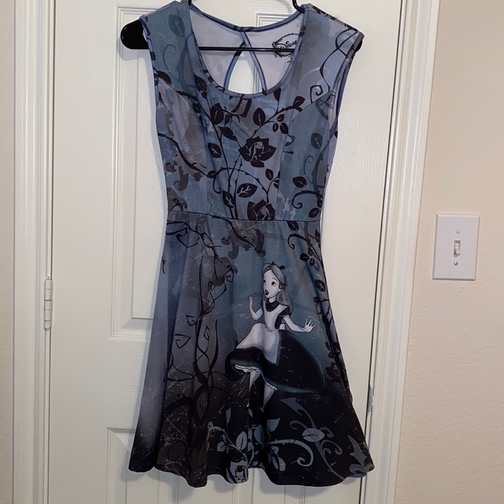 Disney juniors “Alice In Wonderland” sleeveless dress with keyhole back